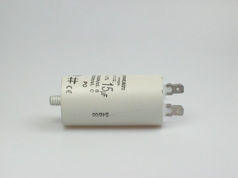 Condensator 15uF 450V